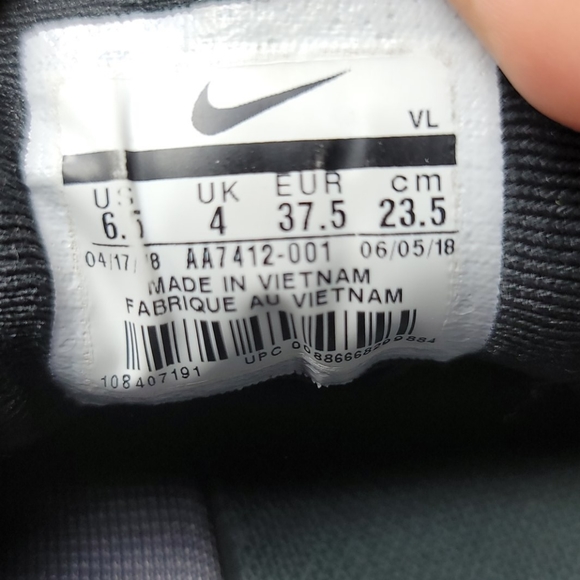 Nike Womens Quest Lifestyle Running Shoes - Picture 10 of 10